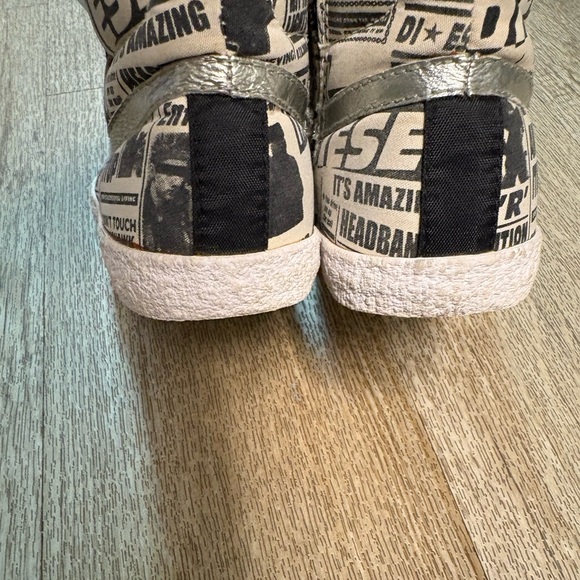 DIESEL KIDS NEWSPAPER PRINT HIGHTOP SNEAKERS SIZE 12.5 - Picture 5 of 10